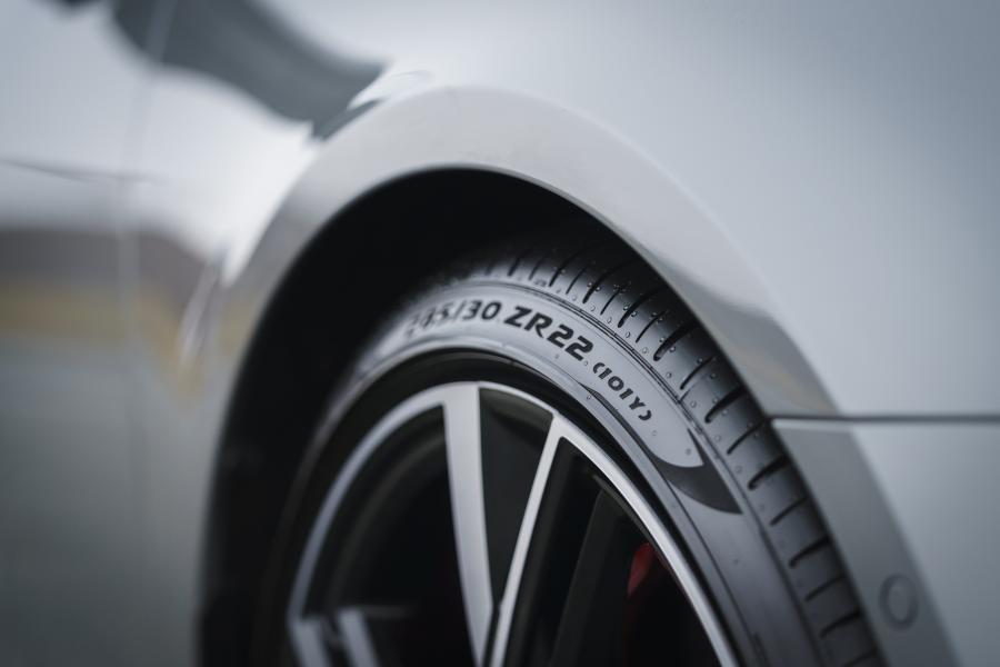 Колеса Audi RS6 Avant (C8) 2020 года  (UK) (фото 90 из 150)